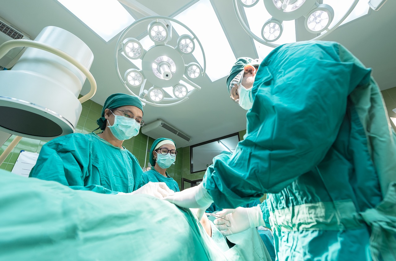 Mala praxis médica en guayaquil: dos vidas perdidas en clínicas estéticas