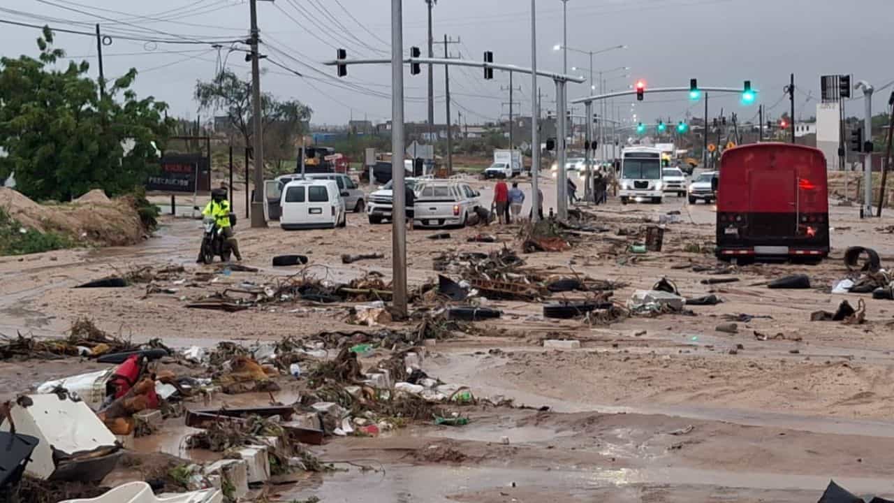 Desgaje de cerro en Cabo San Lucas: Lluvias de Lorena causaron el incidente sin heridos