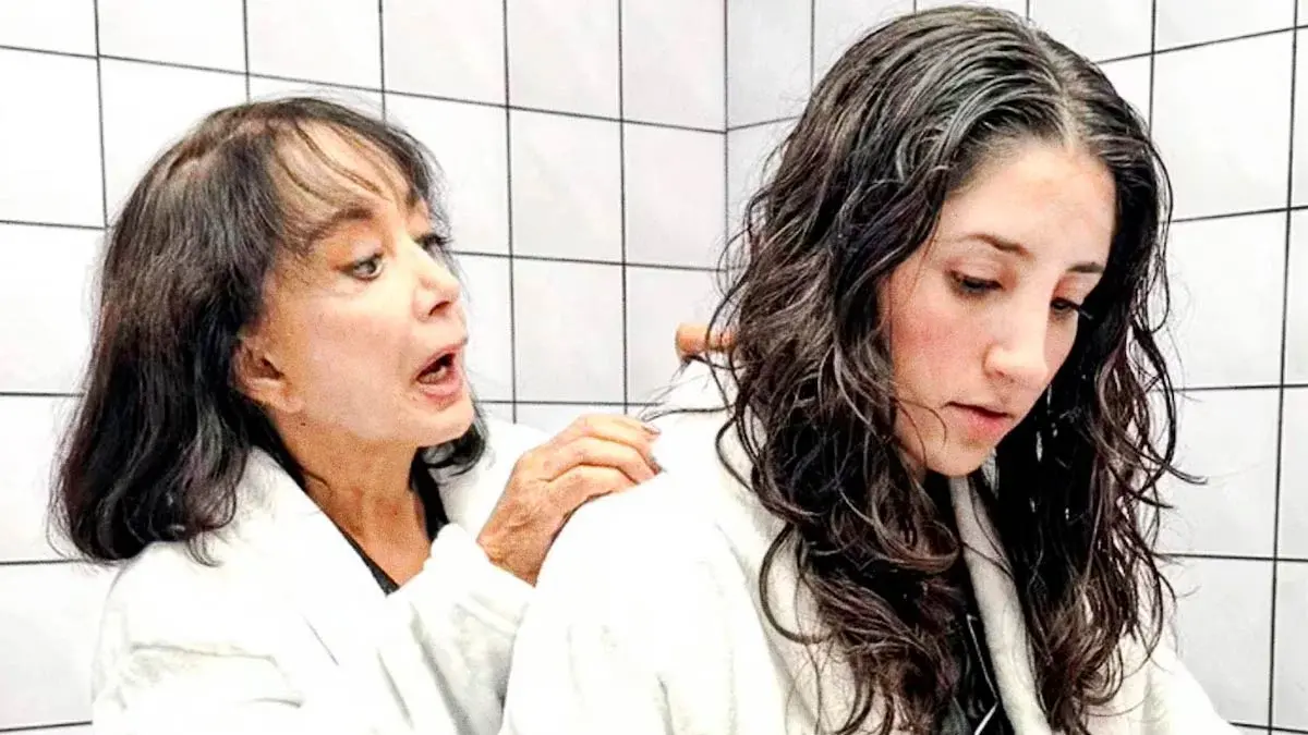 María Antonieta de las Nieves recrea escena de “La Sustancia” en HBO Max