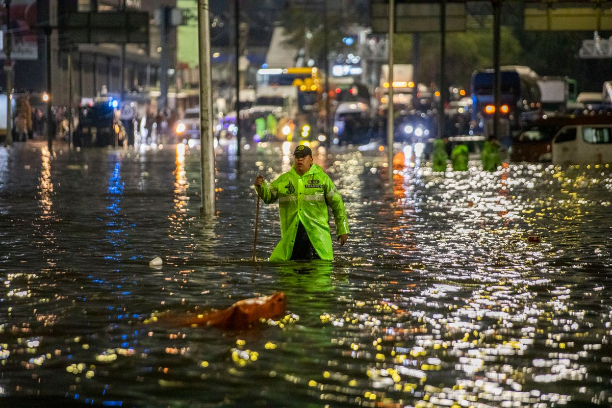 Ariadna Montiel: Revisión de apoyos tras inundaciones en Nezahualcóyotl