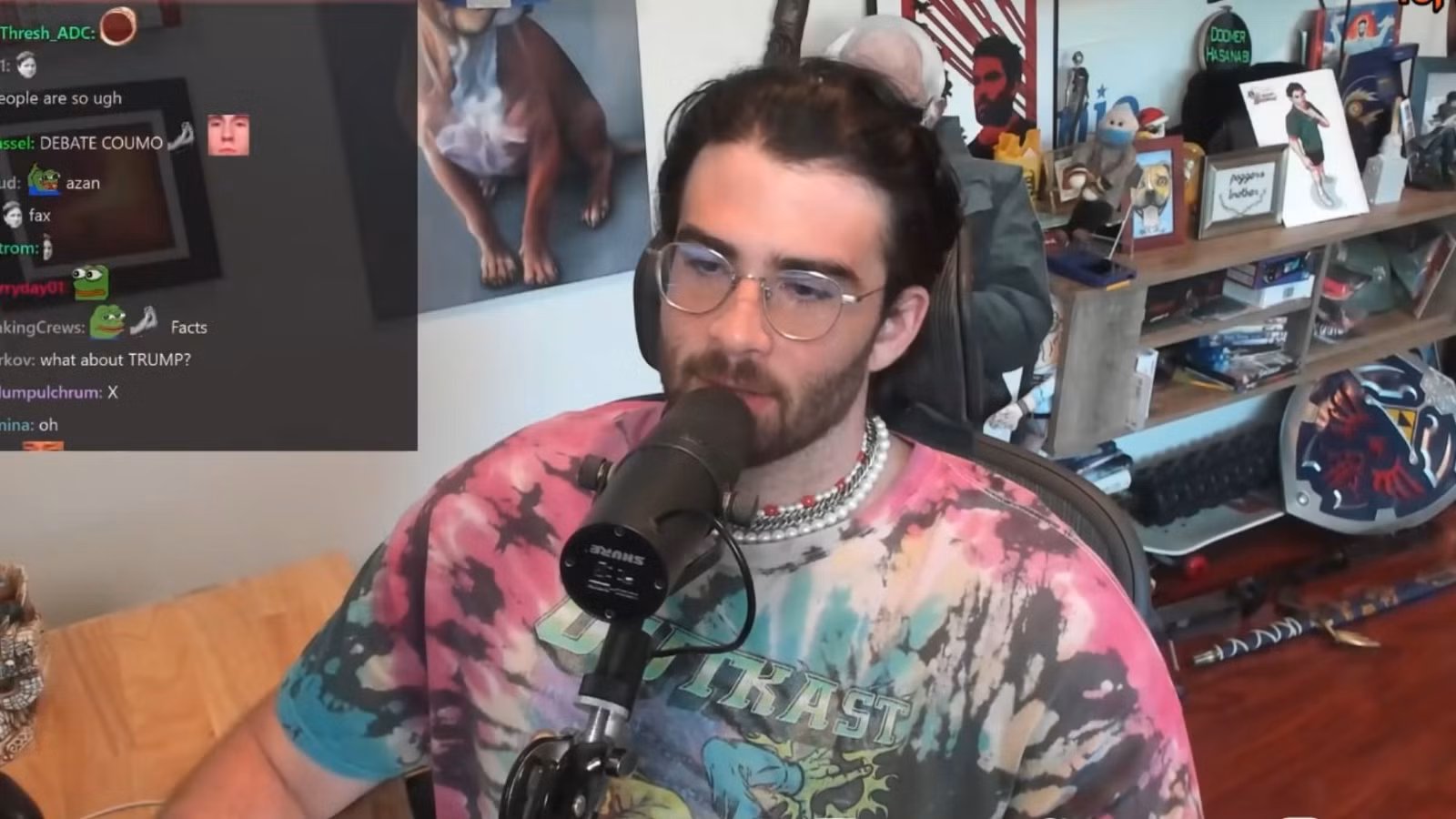 Streamer HasanAbi acusado de maltrato animal por collar eléctrico
