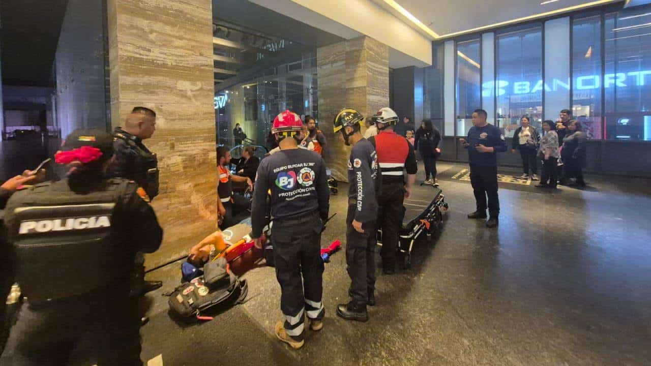 Desplome de elevador en plaza Mítikah deja dos heridos y evidencia fallas en protocolos