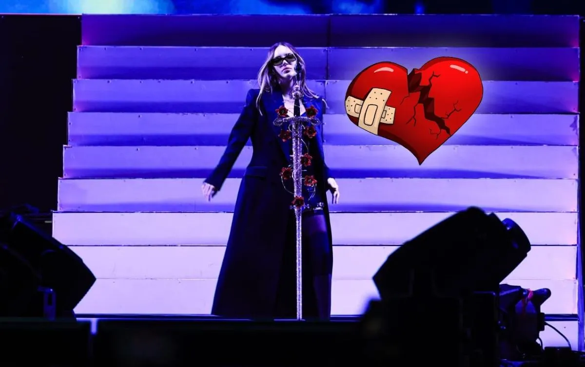 Belinda interrumpe concierto: ¡Pide foto a fan “Guapo”!